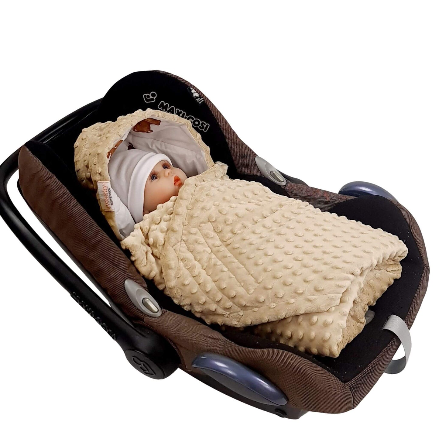 evCushy Teddy Bear Hug Infant Car Seat Blanket – A soft, reversible baby blanket featuring beige plush fleece and a cute teddy bear print on breathable cotton, perfect for newborns.