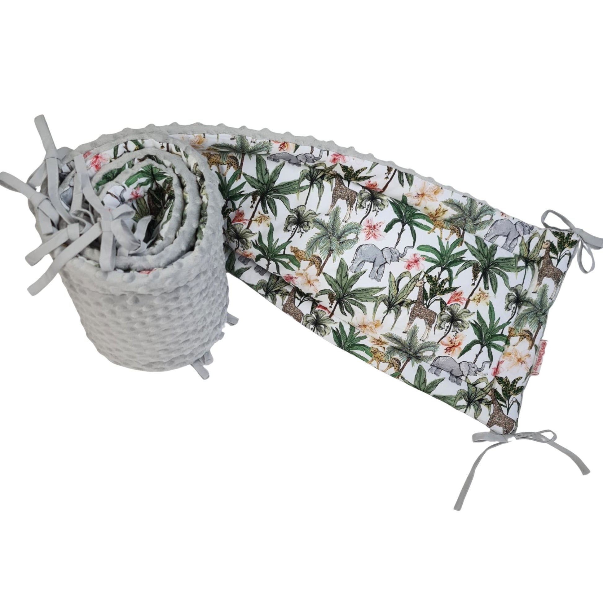 Jungle-themed fabric with elephants and plants on a white background cosy cot bed bumper 210cm long for cot 70x140cm grey back with cotton pattern with elephants giraffes palm trees