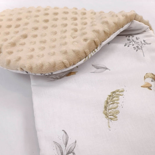 insert for baby pod deluxeevcushy 0-9 months liner made of cotton and plush on reverse