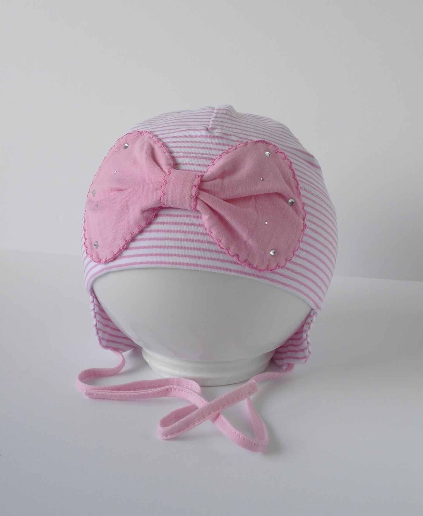 Girls hat with ties Amy