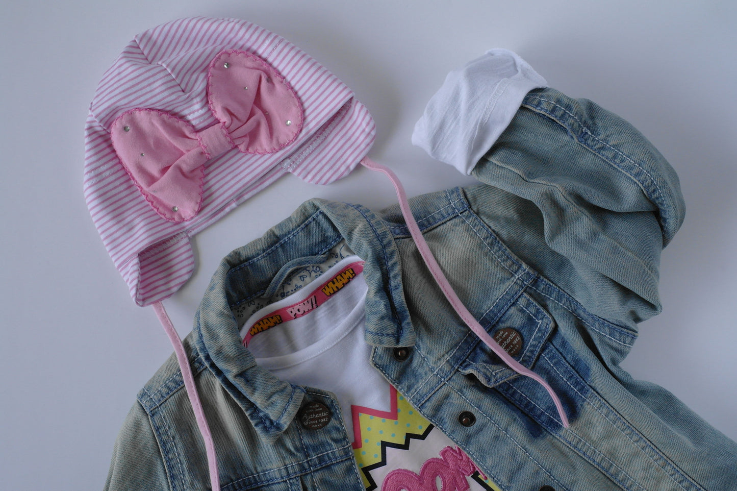 Girls hat with ties Amy