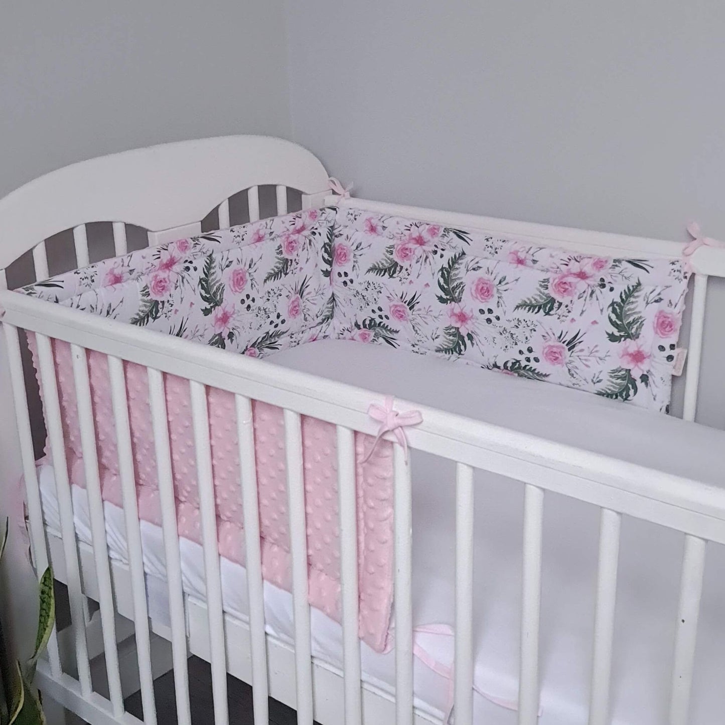 Cot and Cot bed Bumper Pink Roses