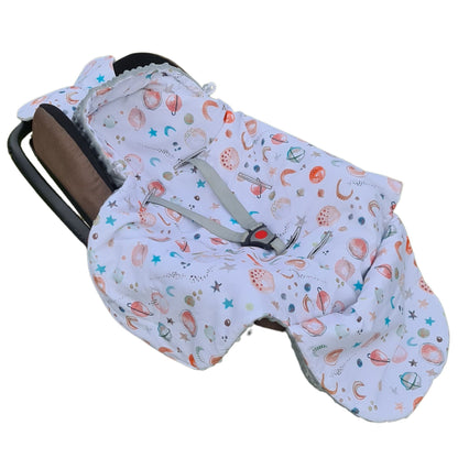 warm cosy blanket for car seat and strollers with hood