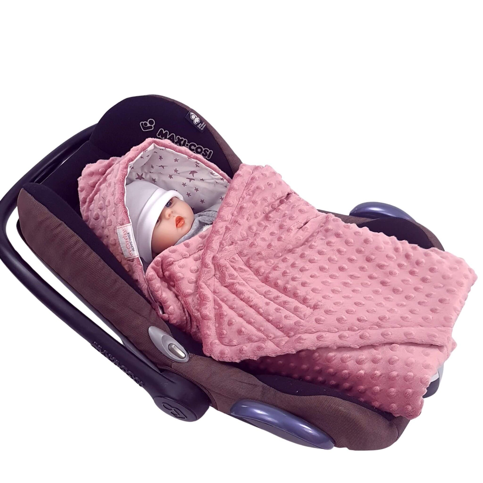 Universal fit car seat blanket for newborns – safe, warm, and perfect for baby’s first ride home. 0-6 months