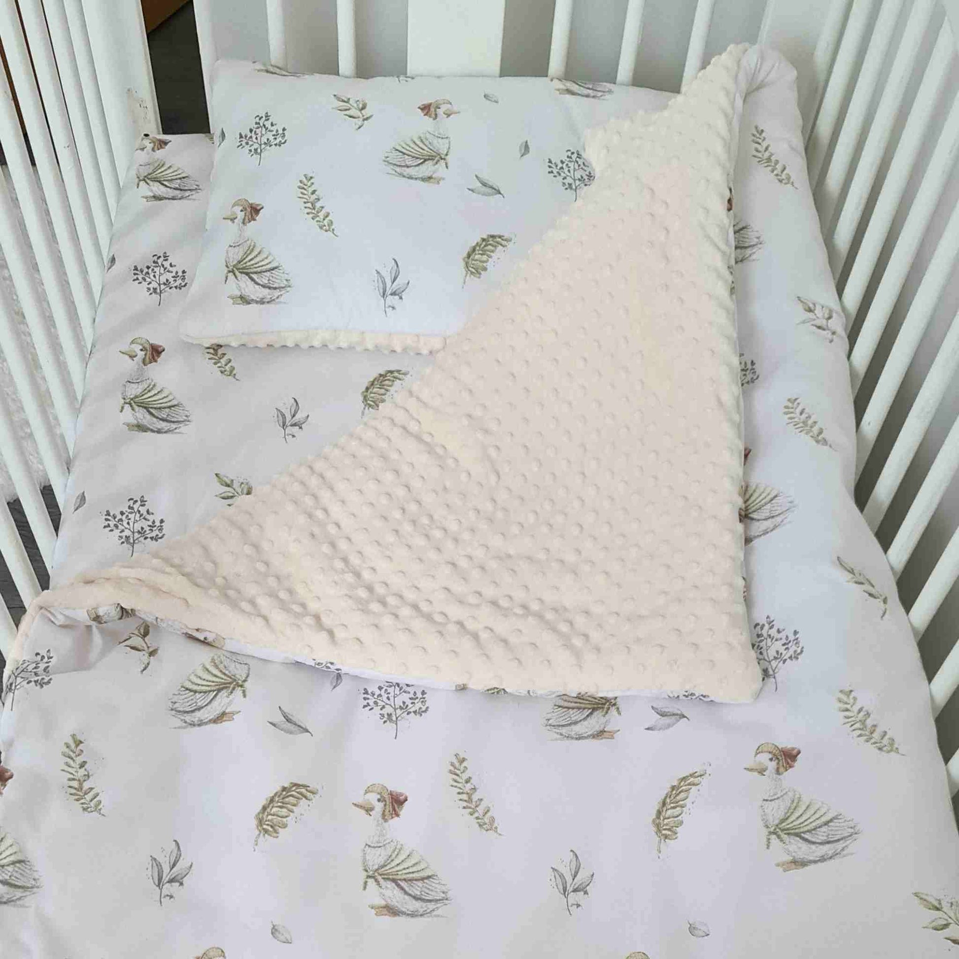 cot bed set quilt & pillow for toddler made from cotton and plush warm with geese pattern