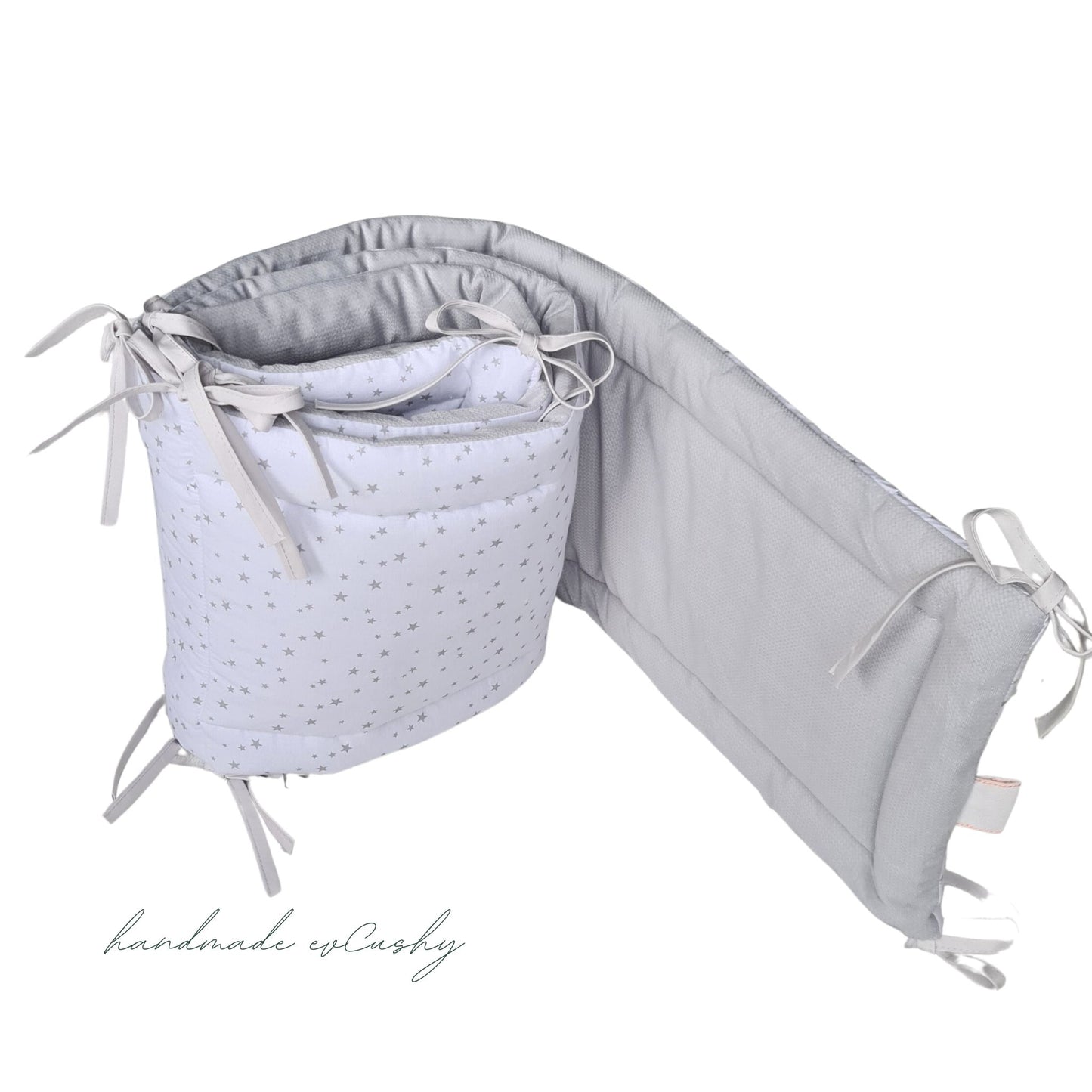 Baby Crib Bumper with little stars in Grey and white.