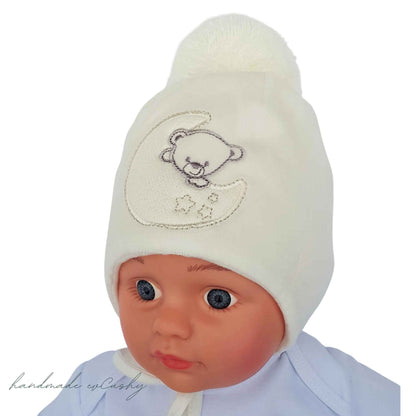 Cosy Teddy Bear on the Moon Baby Winter Hat: Secure Comfort in Cream