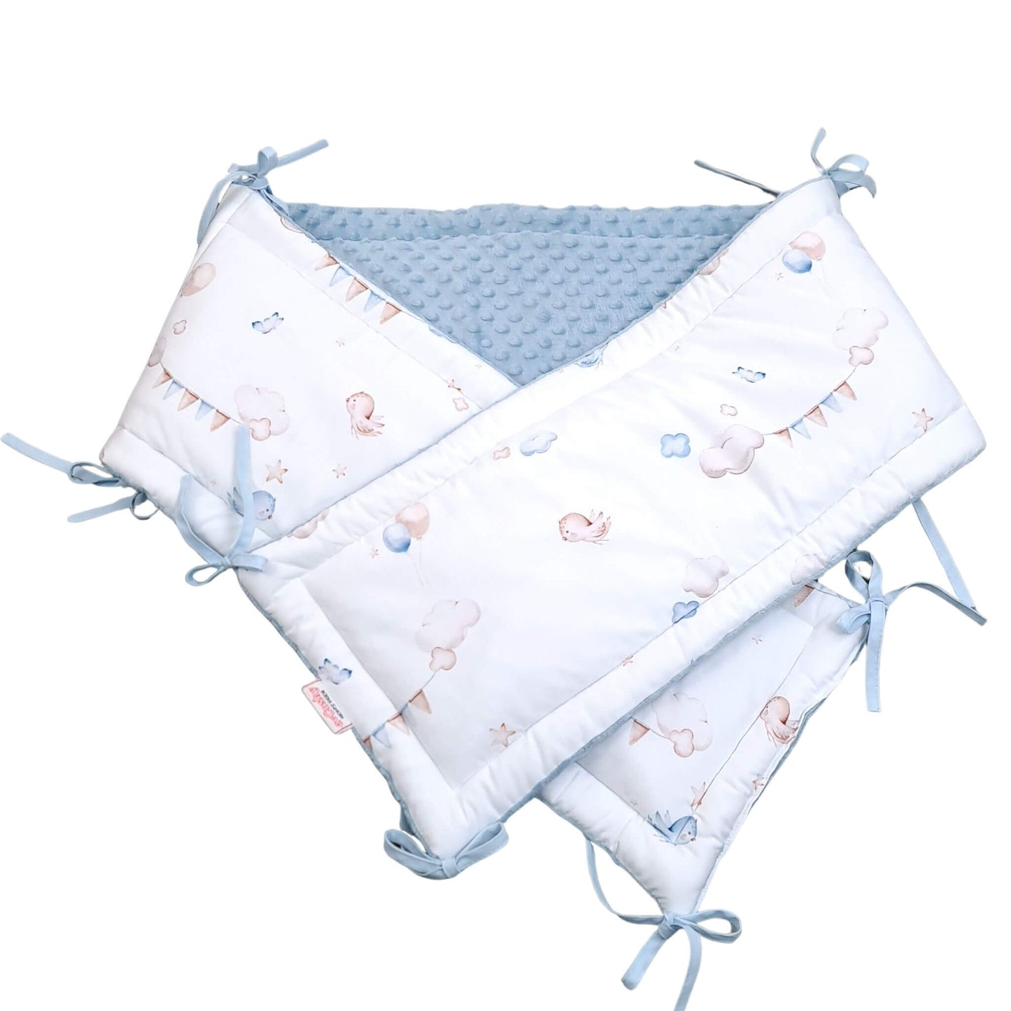 Cot bed bumper with clouds and balloons in blue and beige by Evcushy