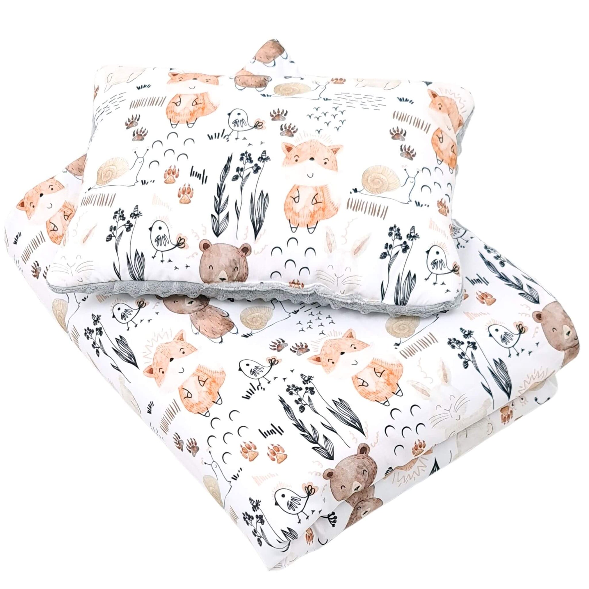 Baby quilt and pillow set with forest animals – foxes, bears, and rabbits on soft cotton. 0-2 years