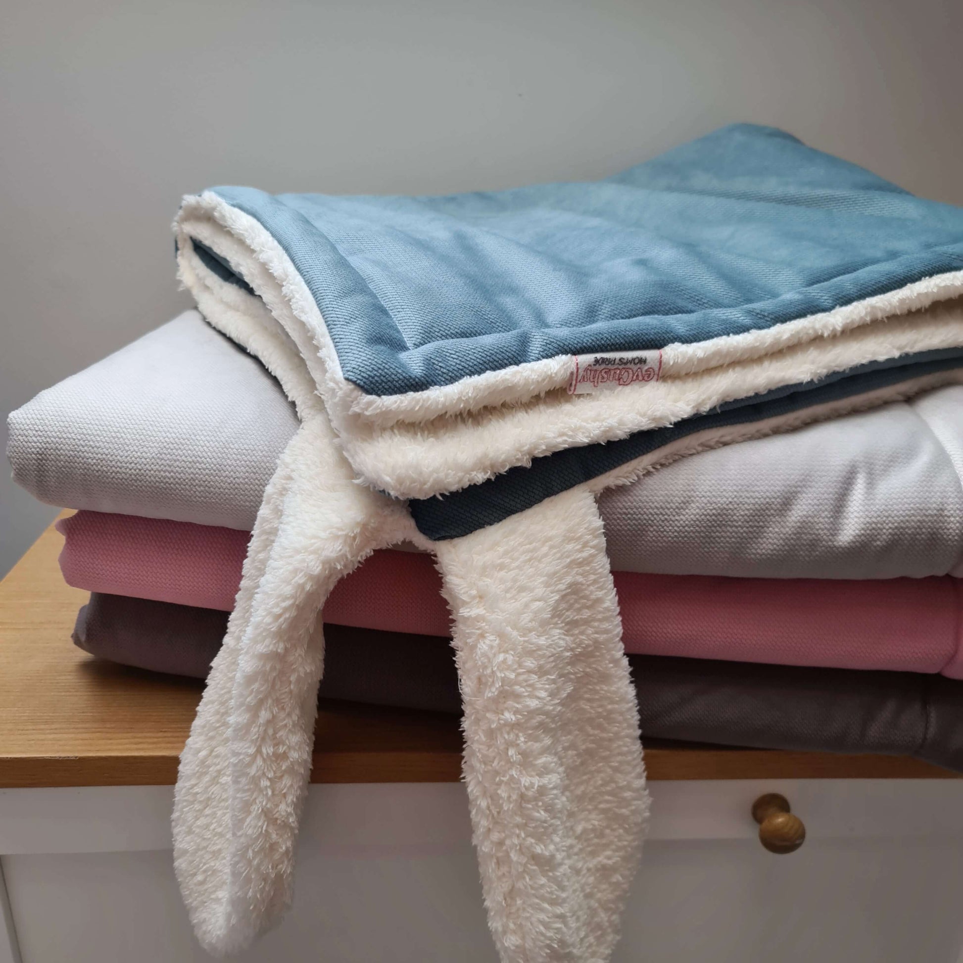 warm blanket for winter polar and velvet quilt