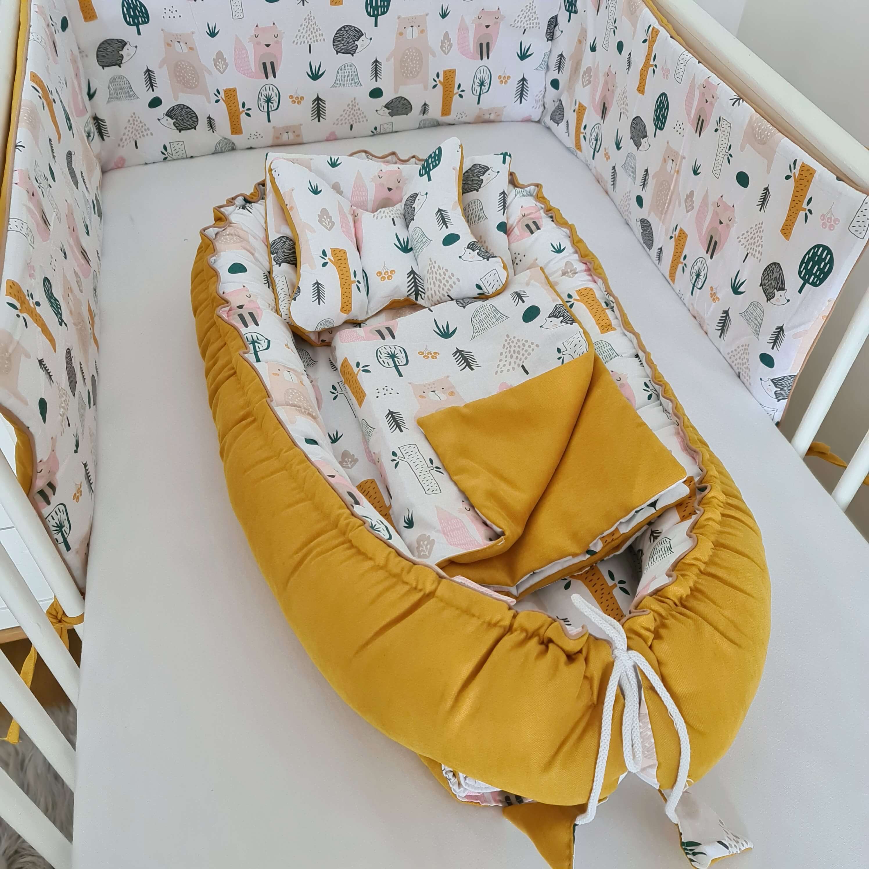 Baby cot outlet pod