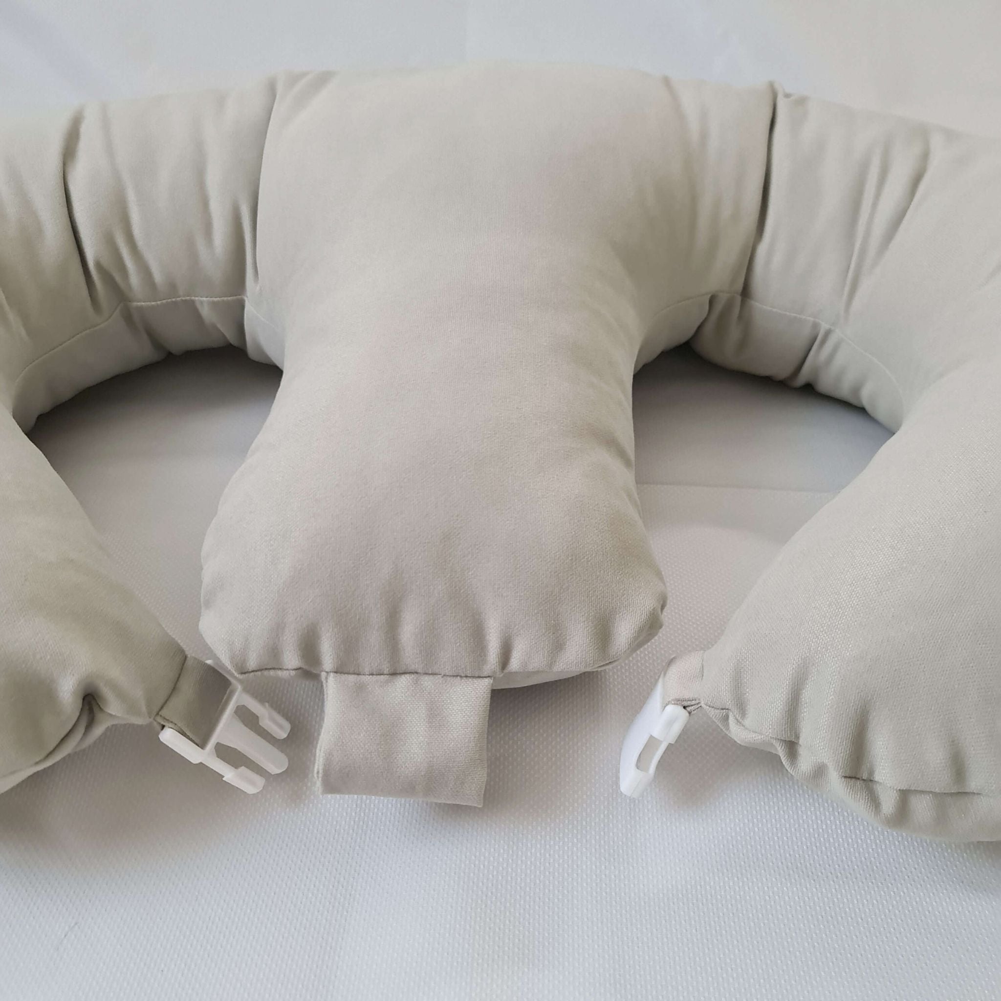 Twin nursing outlet pillow