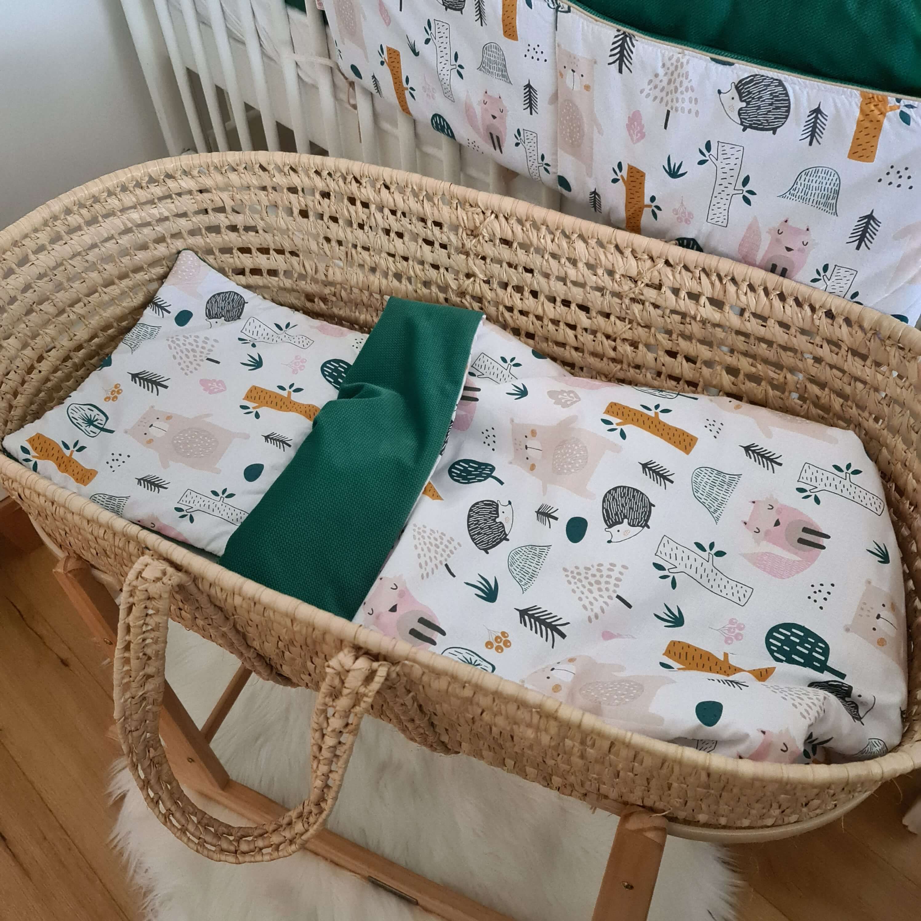 Moses basket hotsell sheets and blankets